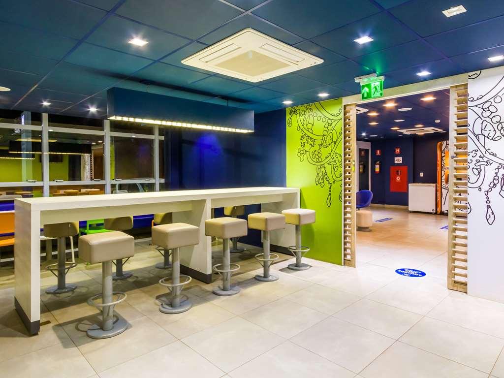 Ibis Budget Sertãozinho Ресторант снимка